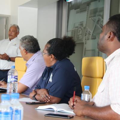 MINISTER MEETS WITH GREENCO